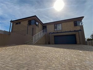 3 Bed House in Island View