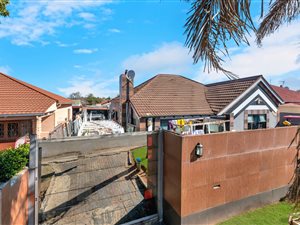 5 Bed House in Roodepoort North