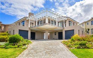 5 Bedroom House in Pezula Private Estate