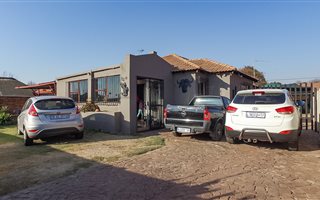 3 Bedroom House in Dersley