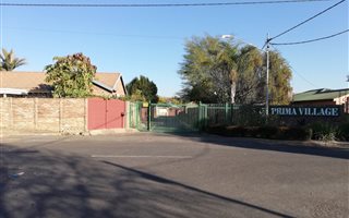 2 Bedroom Townhouse in Rietfontein
