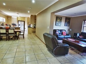 4 Bed House in Amandelsig