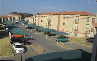 2 Bedroom House in Aeroton