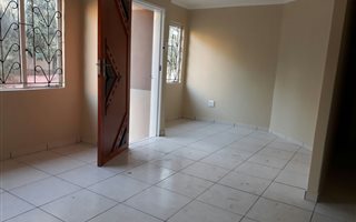 3 Bedroom House in Brackenham