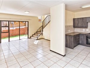 3 Bed Duplex in Helderkruin