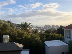 2 Bed Apartment in Higgovale