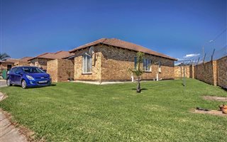 3 Bedroom Cluster in Esther Park