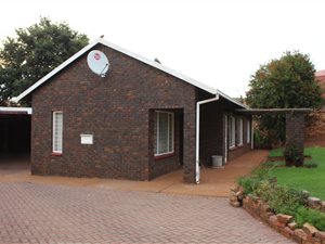 3 Bedroom House in Laudium