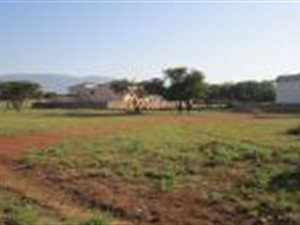 910 m² Land available in Melodie