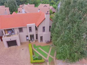 3 Bed House in Zwartkop Golf Estate