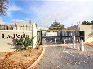2 Bed Apartment in Paarl