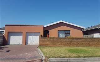 3 Bedroom House in Charlesville