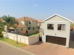 4 Bed House in Summerset