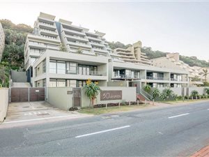4 Bed Apartment in Umdloti Beach