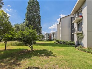 2 Bed House in Roodepoort Central
