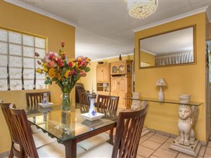 3 Bed House in Bramley View