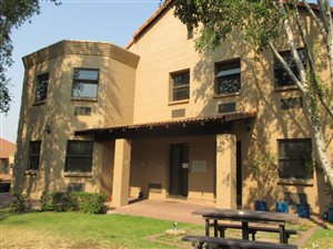 980 m² Commercial space in Fourways