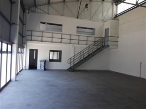 334 m² Industrial space in Airport Industria