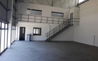 334 m² Industrial space in Airport Industria