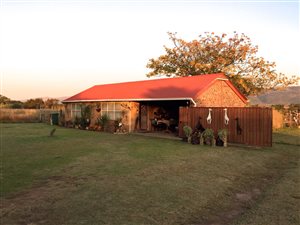 850 m² Farm in Kameeldrift West