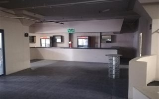 1500 m² Commercial space in Stamford Hill