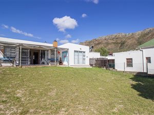 4 Bed House in Gordons Bay Central