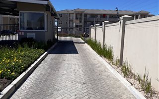 2 Bedroom Flat in Muizenberg