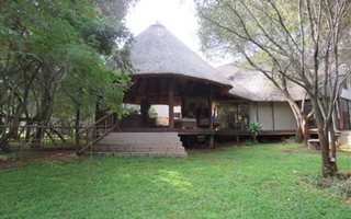 6 Bedroom House in Kshane Lake Lodge