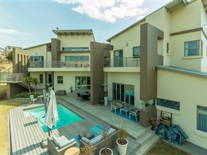 5 Bed House in Helderfontein Estate