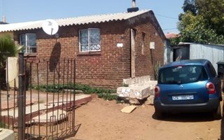 2 Bedroom House in Meadowlands