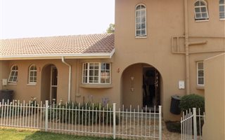 1 Bedroom Townhouse in Norkem Park
