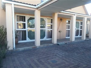 5 Bed House in Goodwood