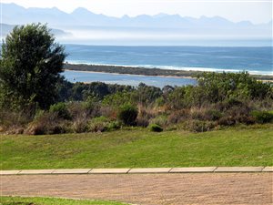 993 m² Land available in Baron View