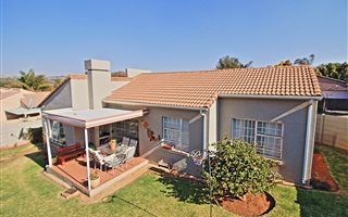 3 Bedroom House in Weltevreden Park