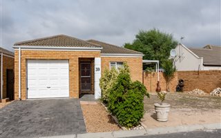 2 Bedroom Townhouse in Brackenfell Central