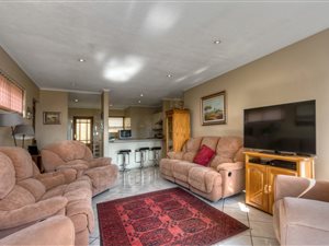 3 Bed Apartment in Constantia Kloof