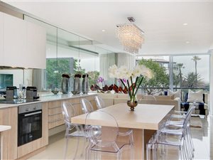 3 Bed Apartment in Mouille Point
