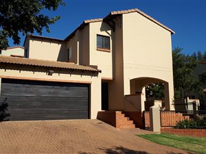 3 Bed House in Elarduspark