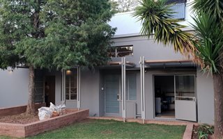 1 Bedroom Garden Cottage in Eastwood