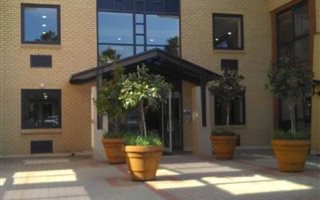 582.700012207031 m² Office Space in Constantia Kloof