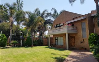 5 Bedroom House in Bartlett