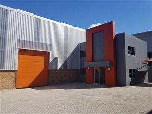 740 m² Industrial space in Sebenza