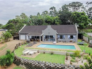 4 Bedroom House in Shelly Beach
