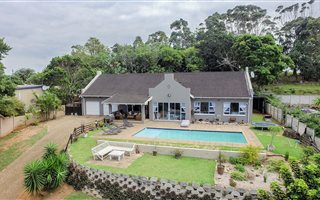 4 Bedroom House in Shelly Beach