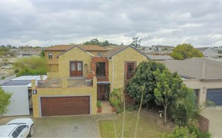 3 Bedroom House in Protea Heights