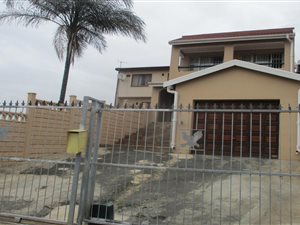 4 Bed House in Northcroft