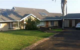 2 Bedroom Garden Cottage in Winston Park