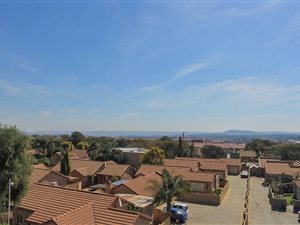 3 Bedroom Duet in Amberfield