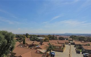 3 Bedroom Duet in Amberfield
