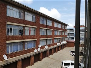 3 Bed Apartment in Laudium